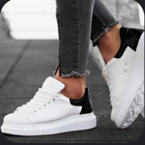 ALEXANDER MCQUEEN SNEAKERS - Picture 9 of 10